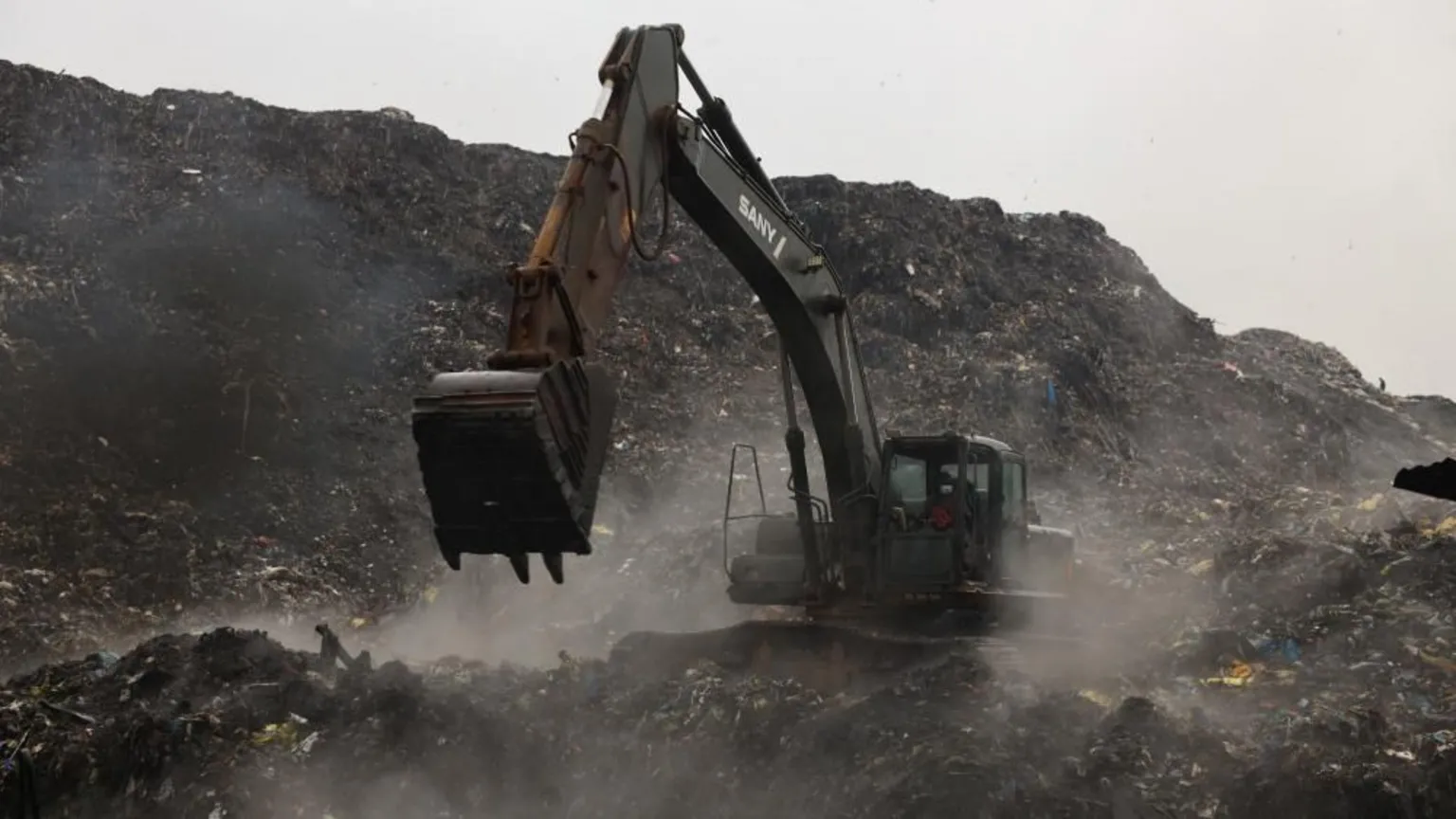 Guinea Landfill Collapse Kills at Least 31 as Rescue Teams Search for Survivors