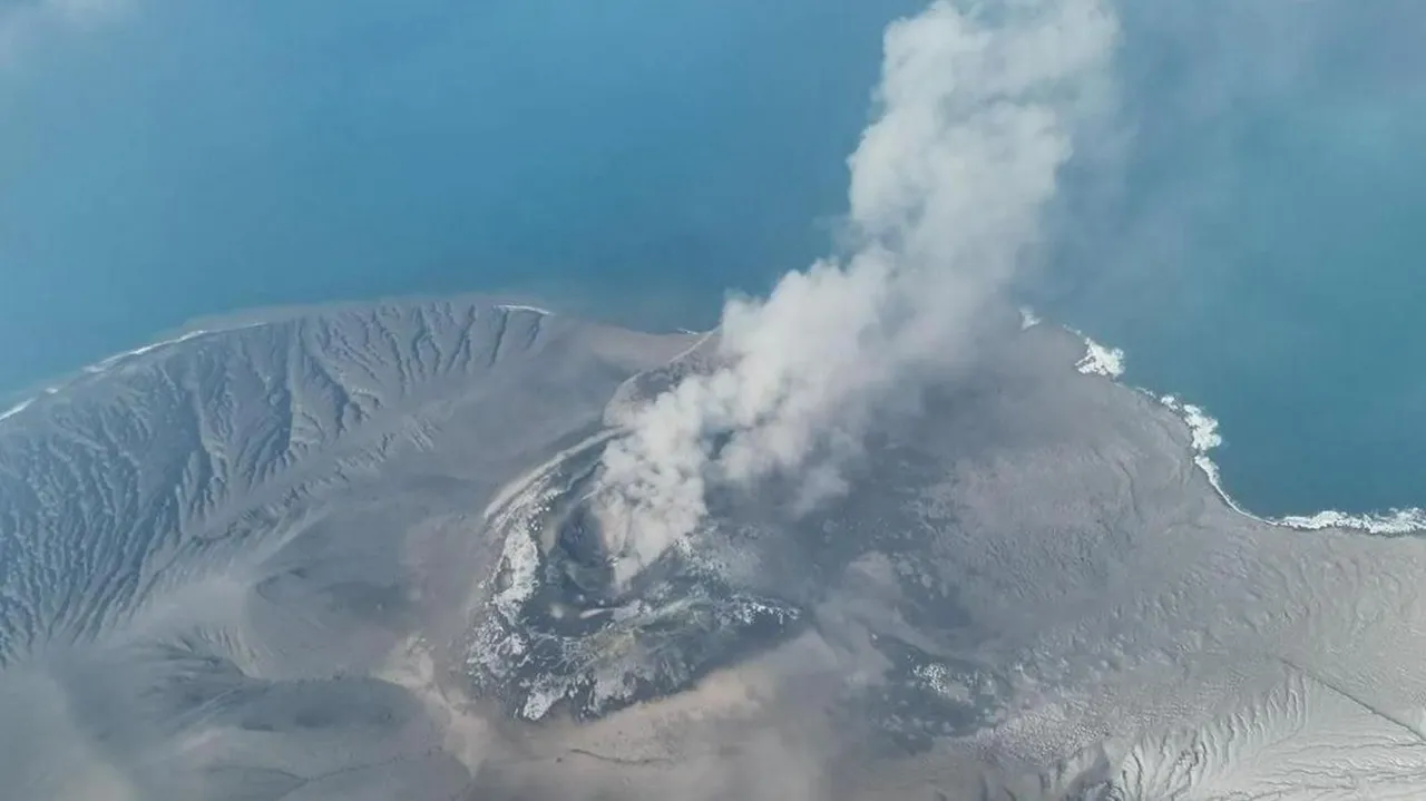 Anak Krakatau Eruption Suspends Hundreds of Flights at Jakarta's Main Airport