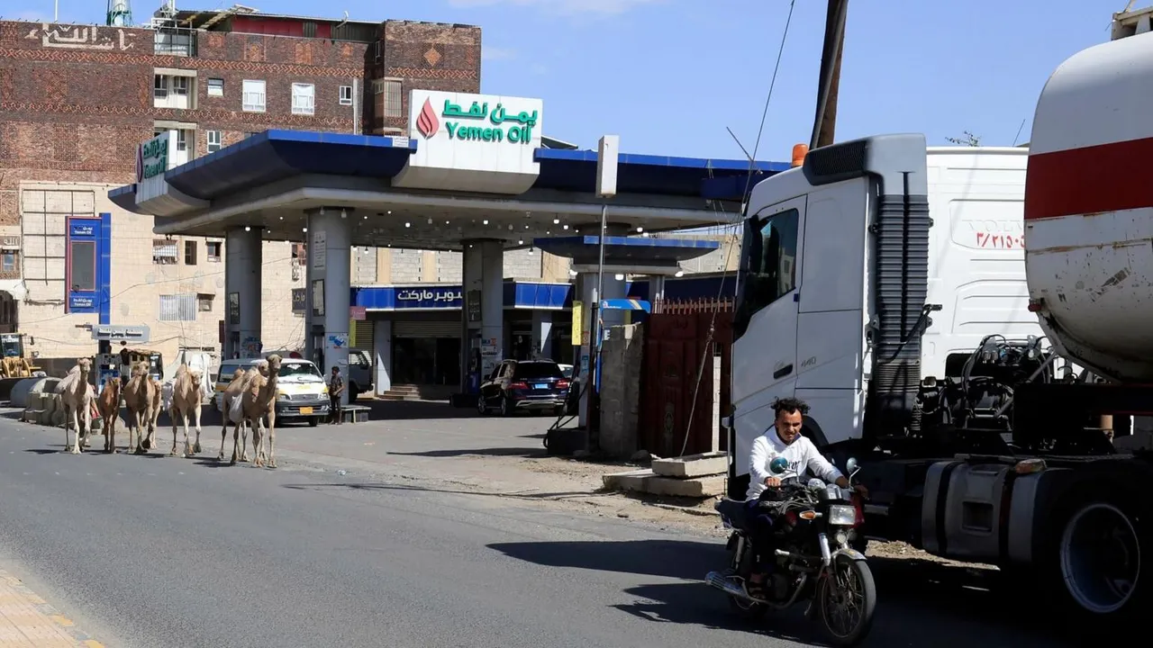 Houthi missile hits Aramco building in Dhahran after Saudi-led coalition strikes Yemen fuel depot