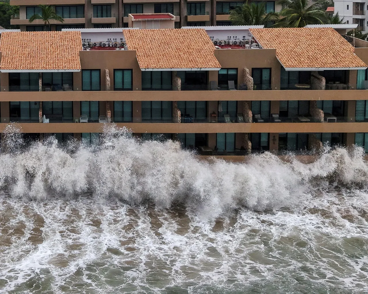 Hurricane Simon and Tropical Storm Rachel Kill at Least Five on Mexico's Pacific Coast