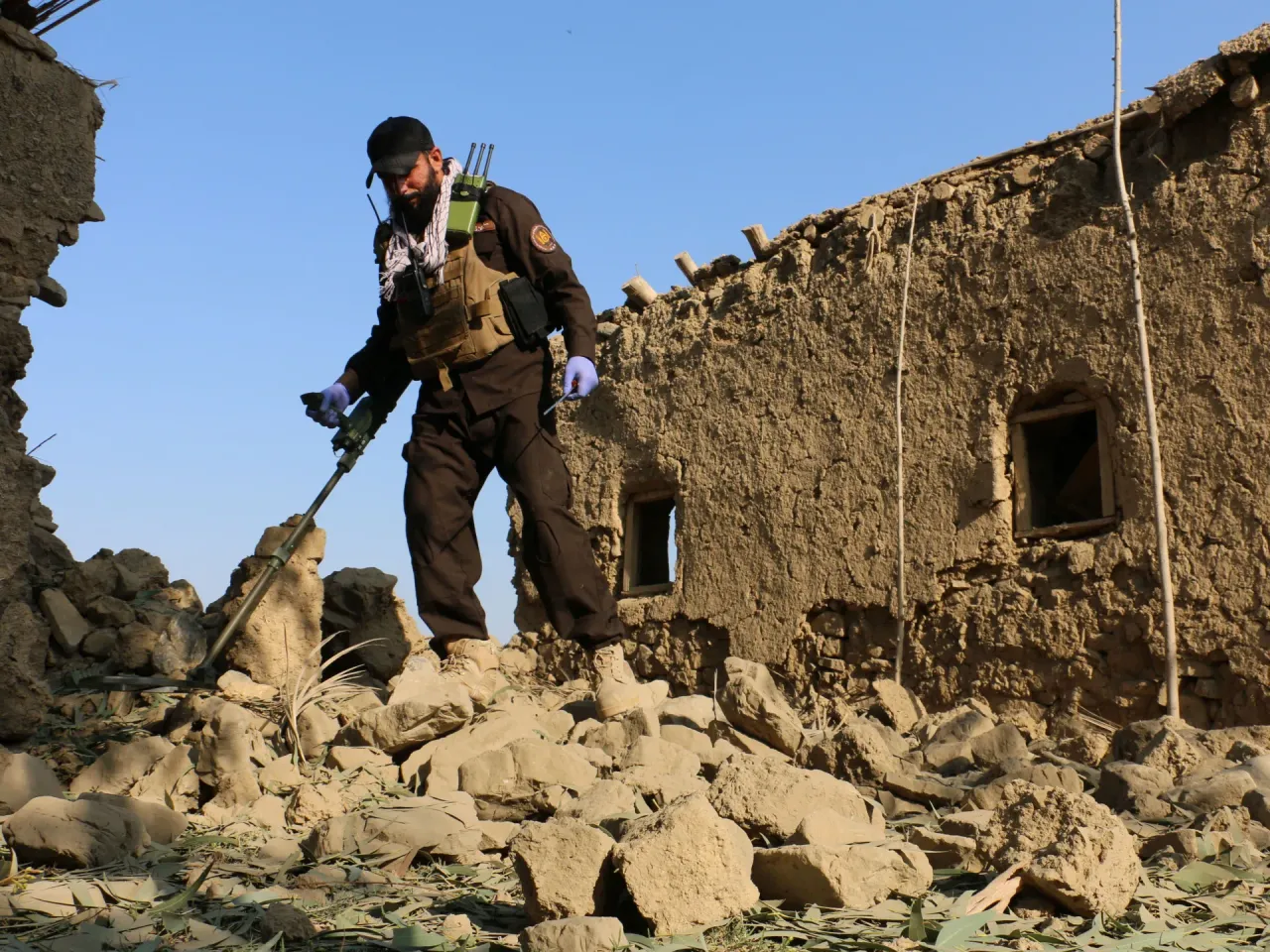 Pakistani Forces Kill Afghan Taliban Fighters in Border Escalation