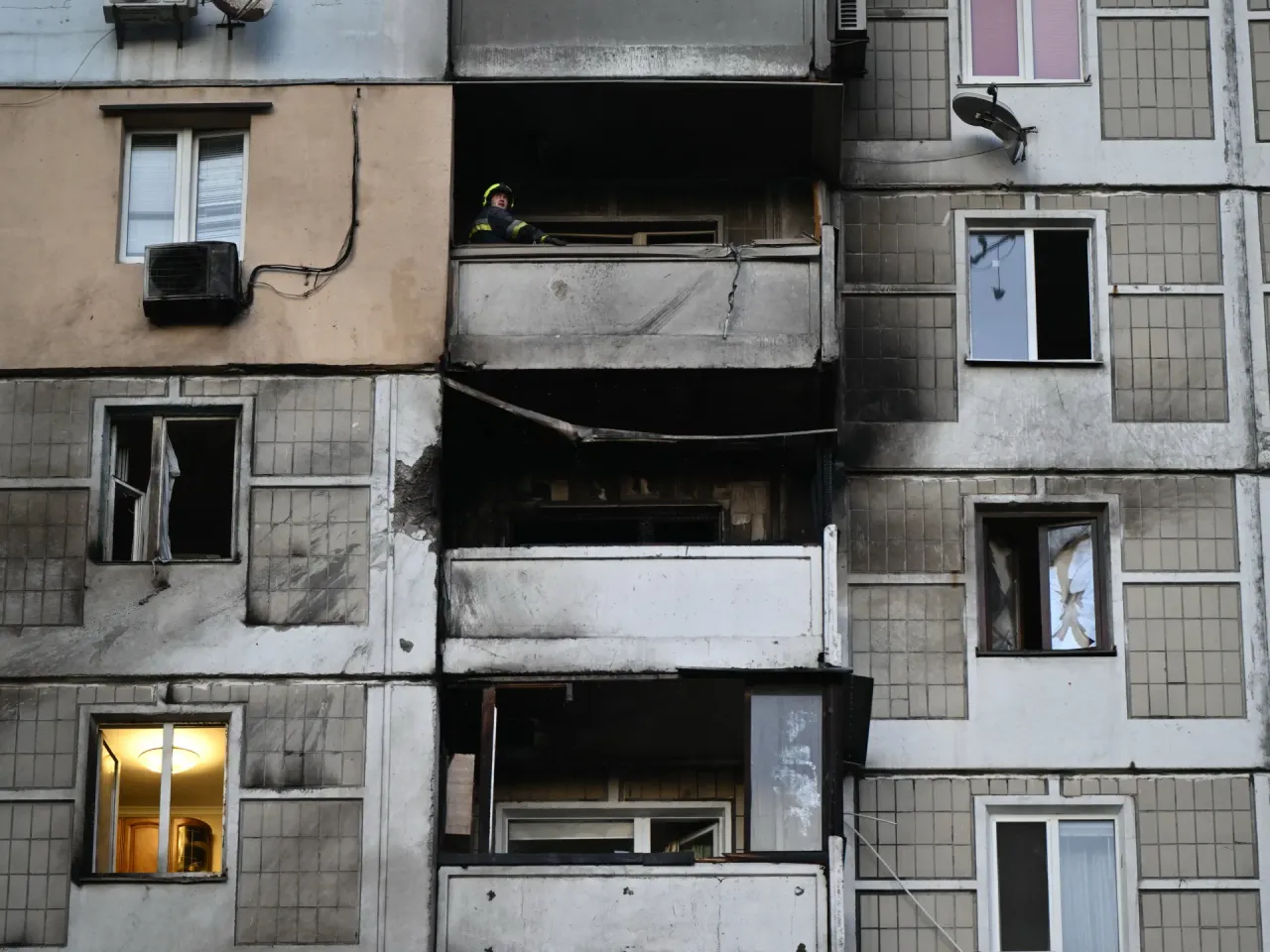 Russian Strikes Kill Eight, Injure Dozens Across Ukraine as Zelenskyy Warns of Escalation