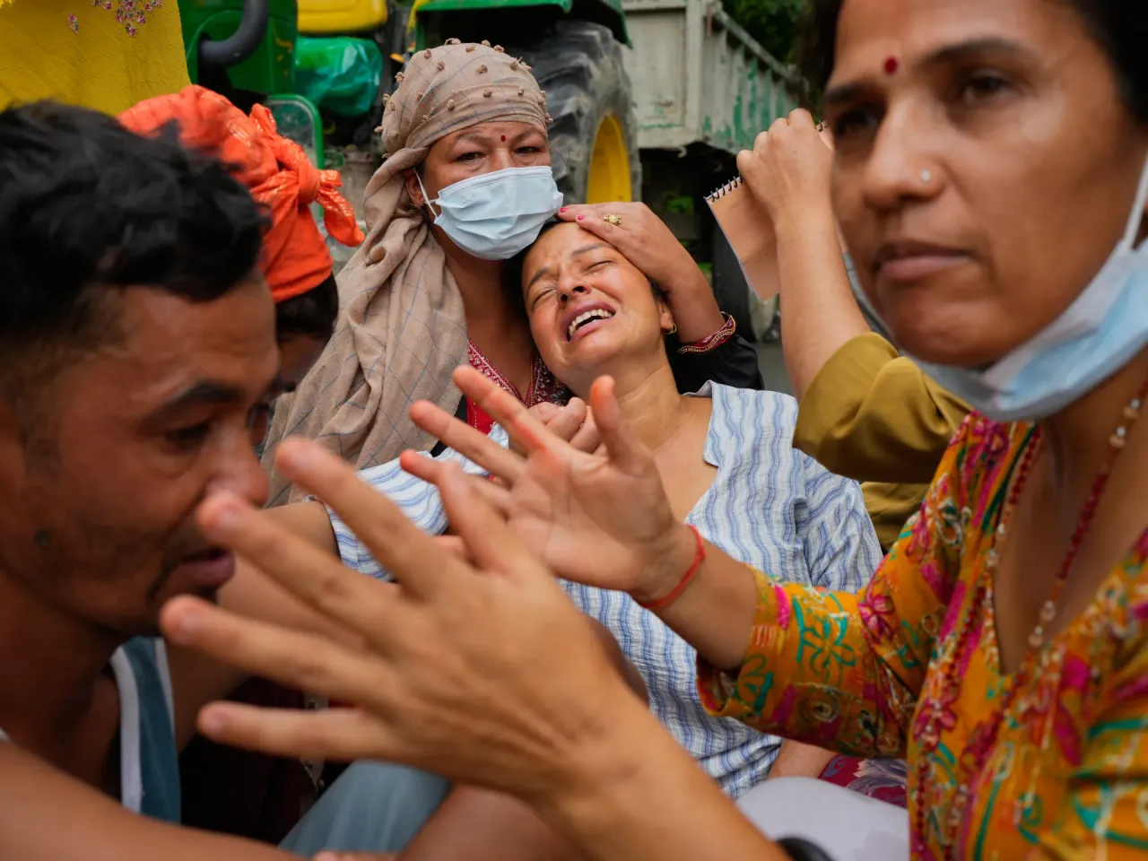 Nepal Races to Rescue Over 900 Trapped Hydropower Workers as Flood Death Toll Hits 903