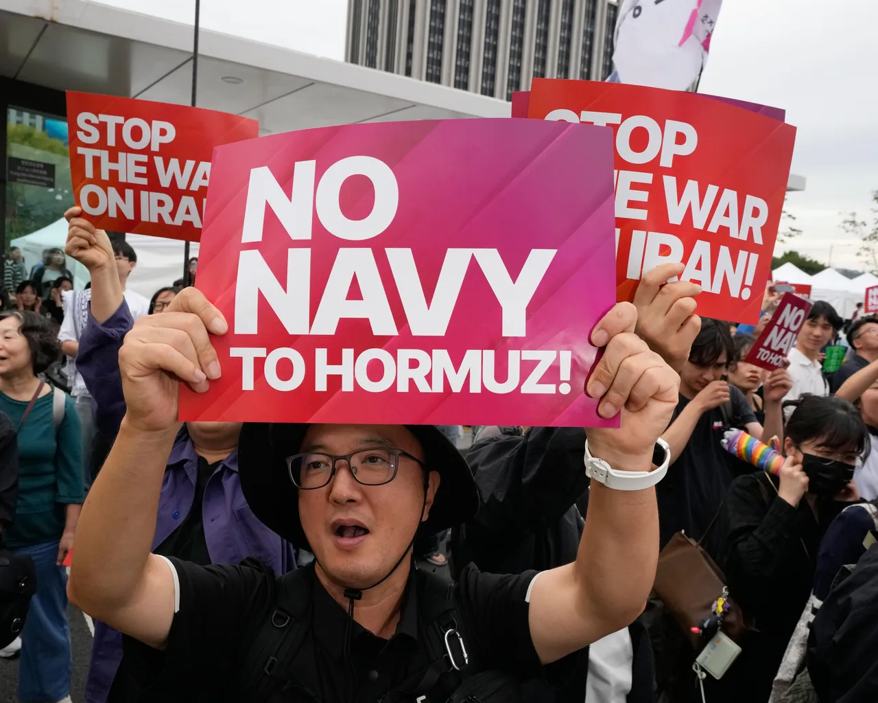 South Korea Rules Out Military Deployment in Iran War, Reviews Hormuz Role
