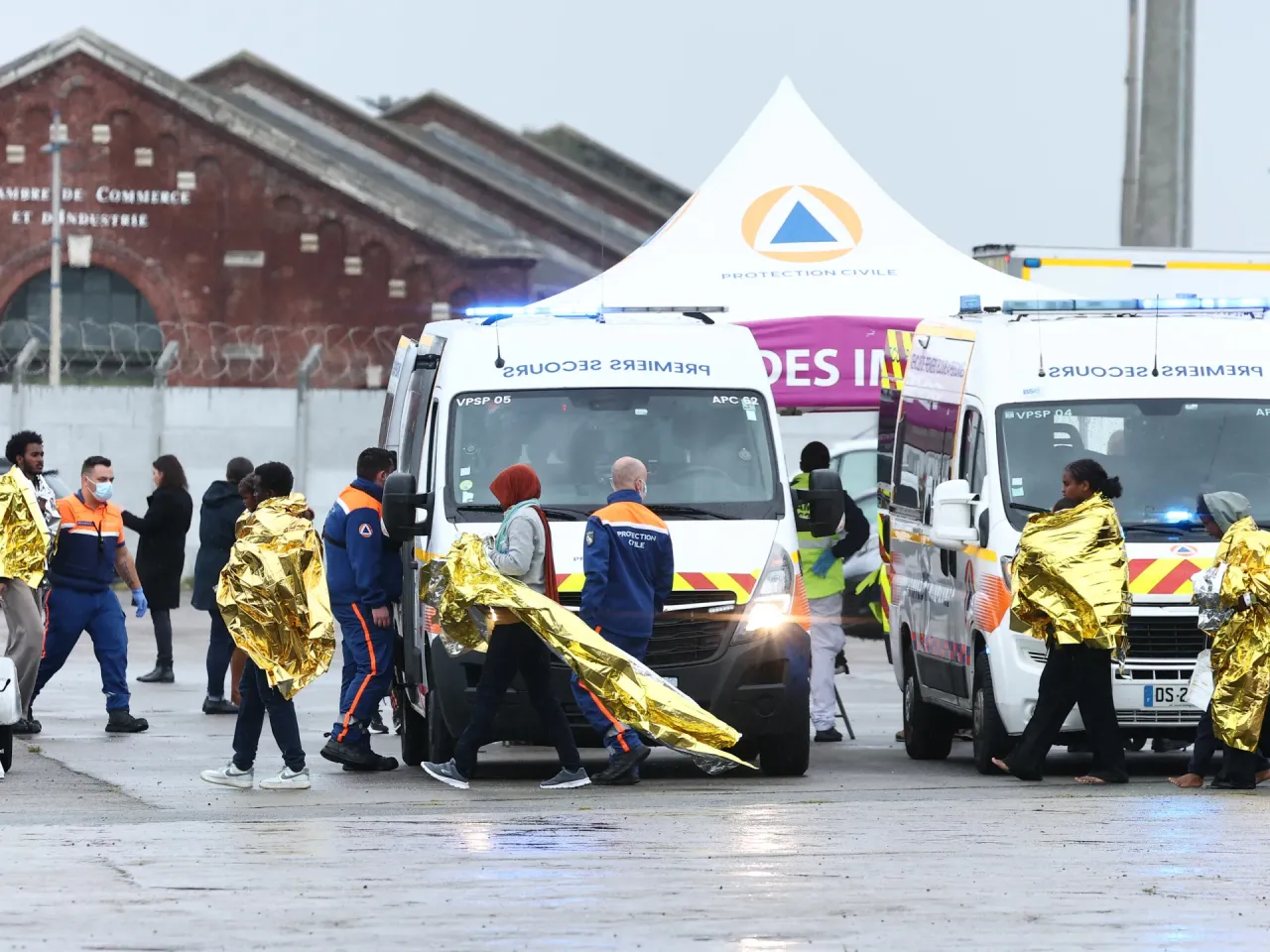 Three dead, including child, as dinghy carrying 105 migrants runs into trouble in Channel