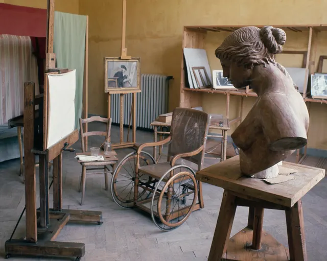 Artworks Worth €9 Million Stolen From Renoir Museum on French Riviera
