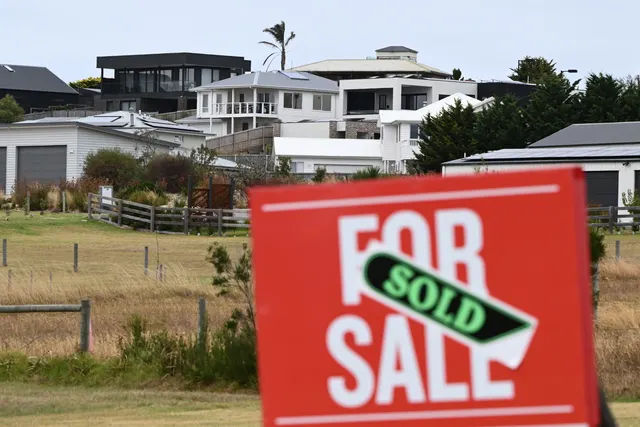 Australia's First Home Buyers Defy Market Slowdown as Investors Pull Back