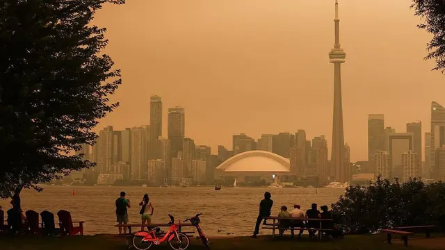 More than 800 Canadian wildfires trigger hazardous air quality across northern US states