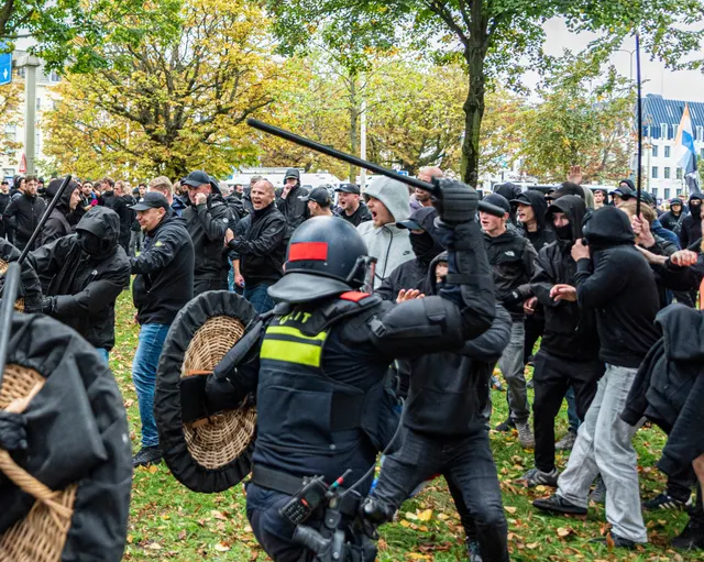 Dutch Police Clash With Far-Right Protesters in The Hague, 24 Arrested