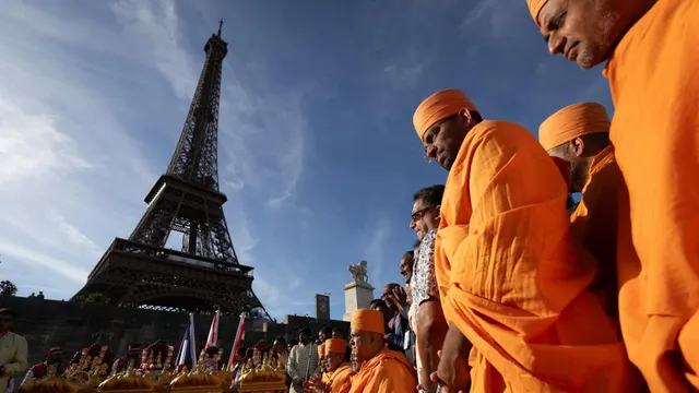 Eiffel Tower to Reopen After Strike Over Removal of Women Staff During Hindu Group Visit