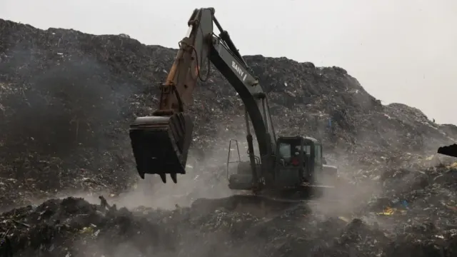Guinea Landfill Collapse Kills at Least 31 as Rescue Teams Search for Survivors
