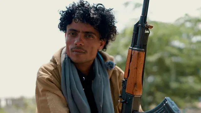 Houthis Push Toward Taiz as Yemen's Civil War Escalates After Mokha Port Seizure