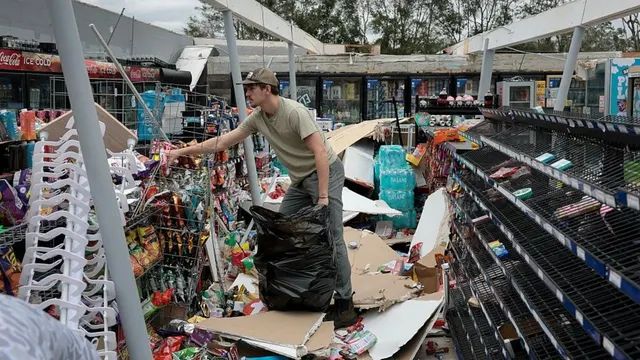 Hurricane Isaias Kills Four, Knocks Out Power for Hundreds of Thousands Across US Southeast