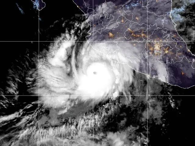 Hurricane Simon Strengthens to Category 4, Threatens Mexico's Pacific Coast