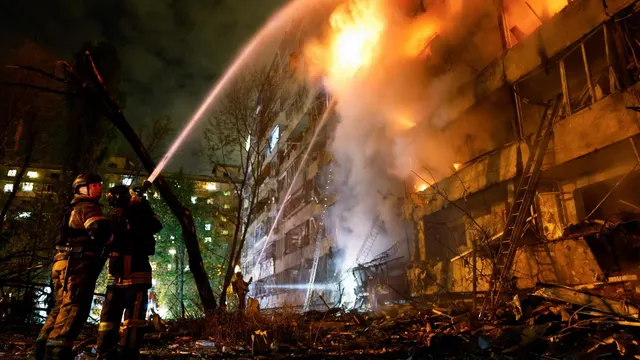 Kyiv Hit by Russian Ballistic Missiles for Second Consecutive Night, Energy Facility Struck