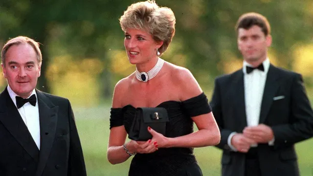Princess Diana's 'Revenge Dress' to Go Under the Hammer at Sotheby's for Up to $300,000