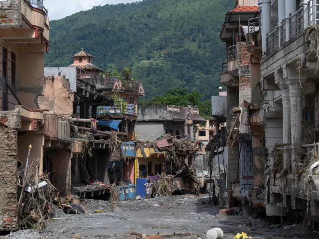 Nearly 470 Killed in Nepal Floods as Rescue Teams Battle Damaged Roads and Rising Waters