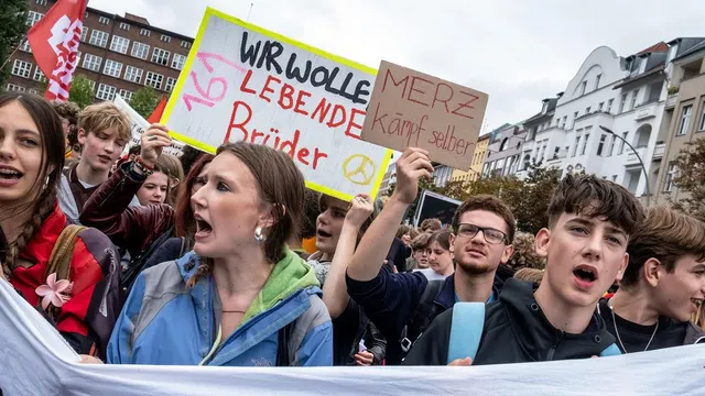 Students Strike Across Germany in Protest Against Possible Return of Compulsory Military Service