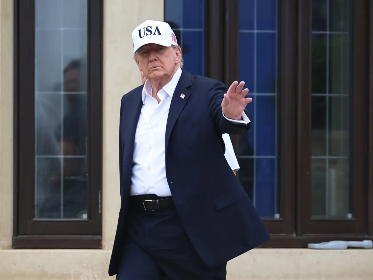Trump Urges Zelenskyy to Stop Striking Russian Diesel Infrastructure Amid Global Fuel Crisis