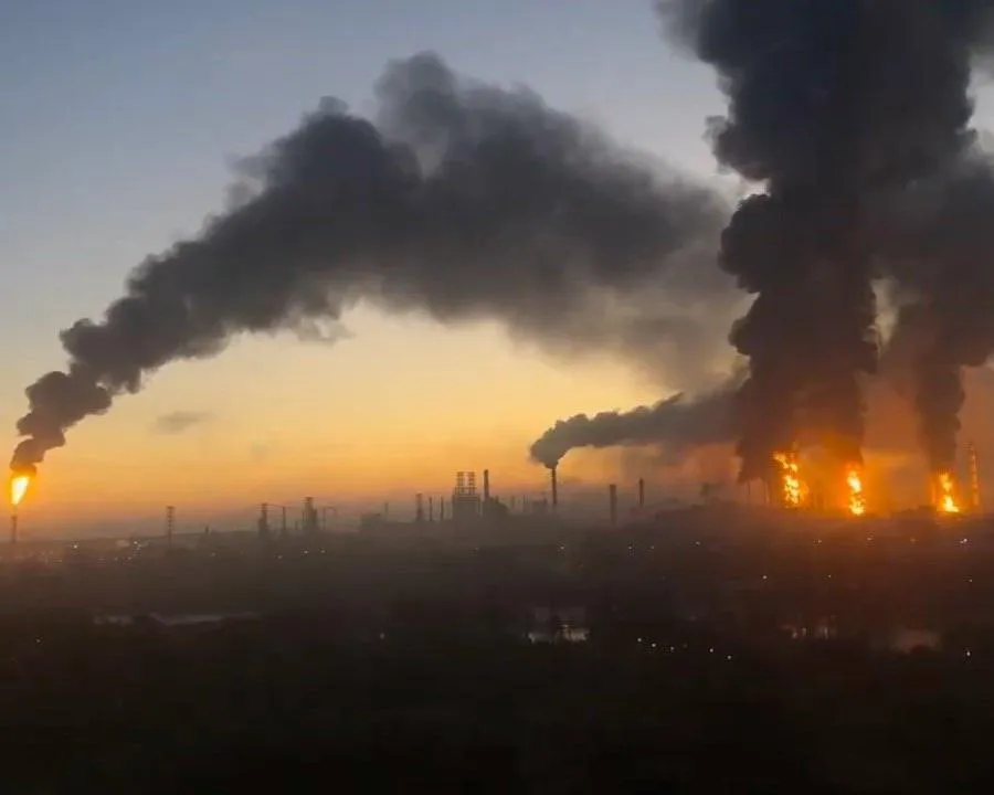 Ukraine Presses On With Russian Refinery Strikes Despite Trump's Fuel Price Warnings