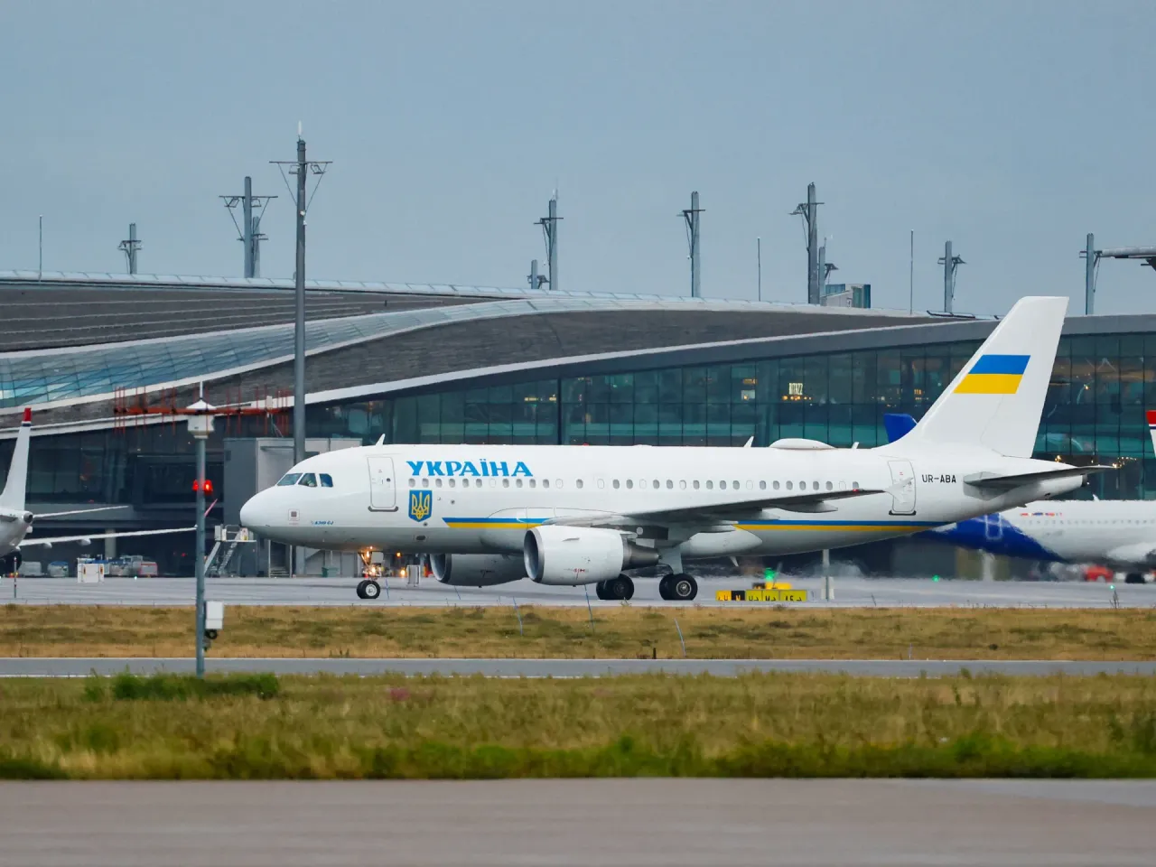 Zelenskyy's Plane Nearly Hit by Drone During Takeoff from Moldova, Norway PM Says
